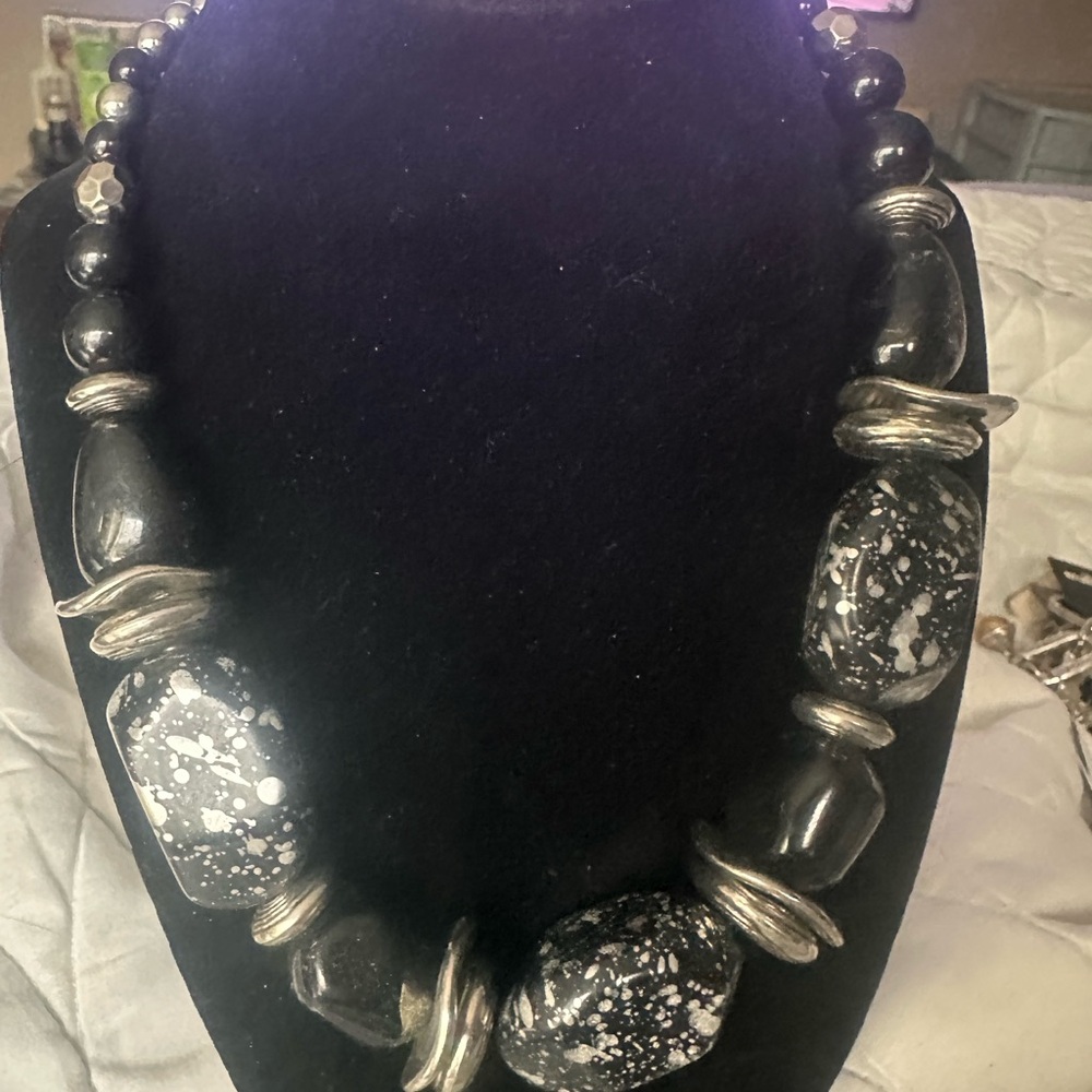 Elegant Black and Silver Beaded Necklace